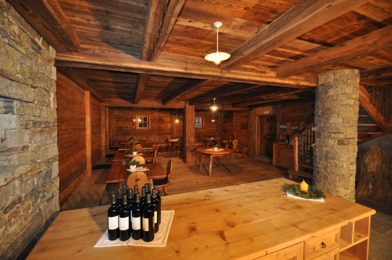 Gasthof Weisses Kreuz Naturns Exterior foto