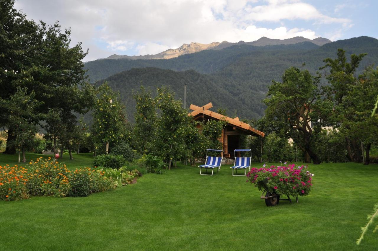 Gasthof Weisses Kreuz Naturns Exterior foto
